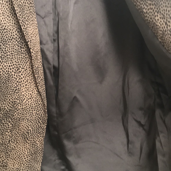 Chloe K tiny leopard print long sleeve open front blazer. New without tags. - Picture 3 of 8